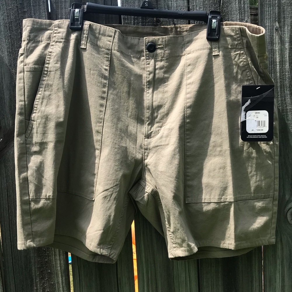Men’s Swiss Alps brand 5 pocket shorts NWT, khaki, size 40